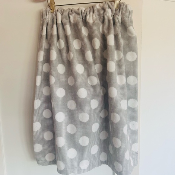Bath wrap grey with white dots - Picture 2 of 3